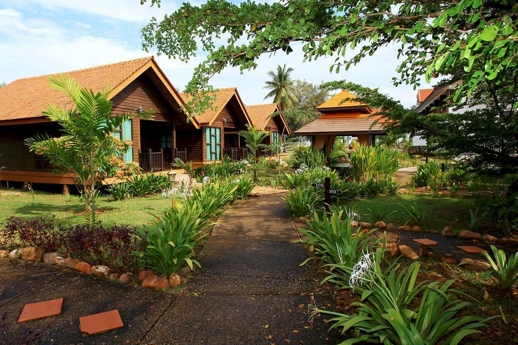 The Manor Beach Resort Besut Кампунг-Куала-Бесут Экстерьер фото