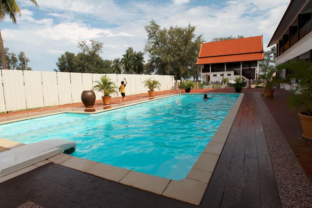 The Manor Beach Resort Besut Кампунг-Куала-Бесут Экстерьер фото