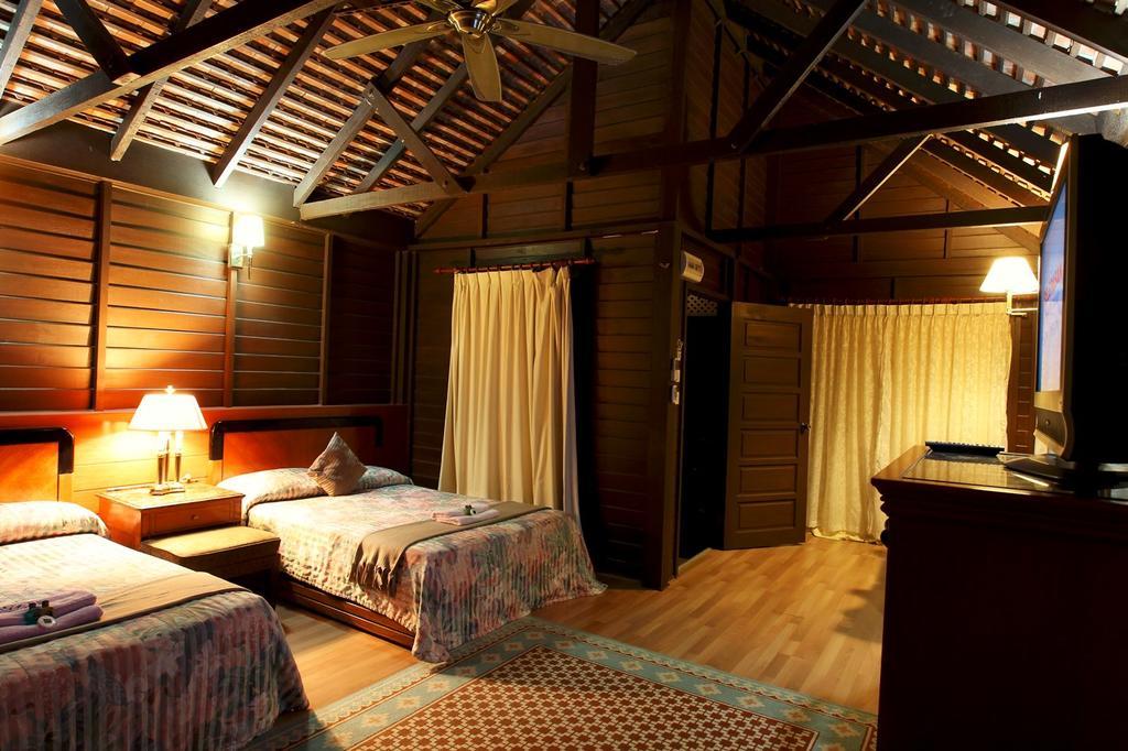 The Manor Beach Resort Besut Кампунг-Куала-Бесут Экстерьер фото