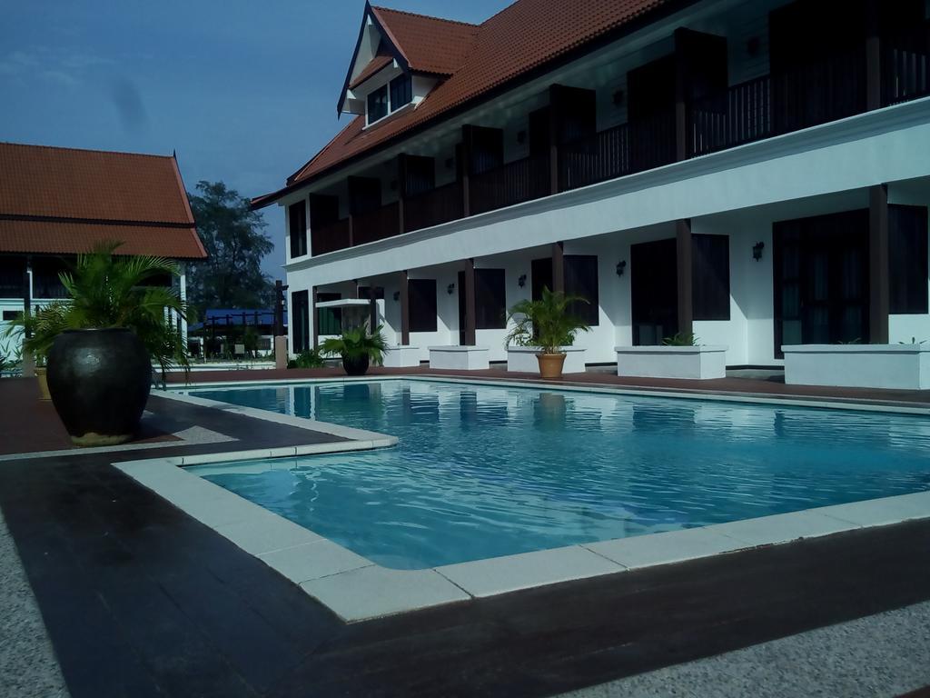 The Manor Beach Resort Besut Кампунг-Куала-Бесут Экстерьер фото